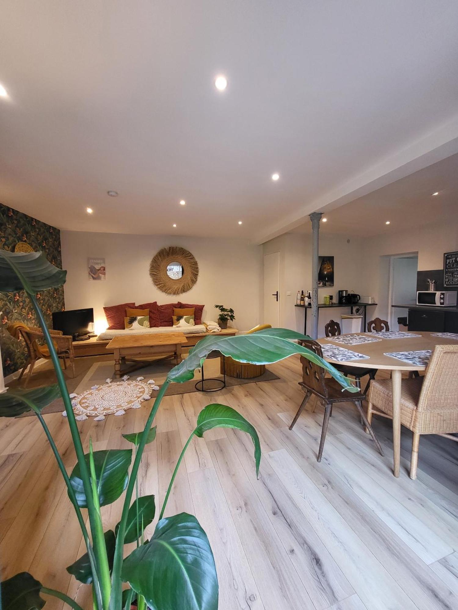 Meubles De Tourisme Griotte Et Cannelle Apartment Bergbieten Bagian luar foto